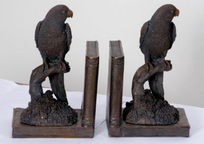 parrots book ends